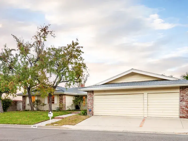Garage Door Panel Replacement service in St. Albert