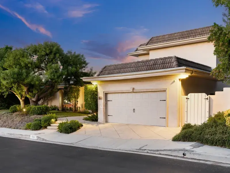 Step-by-step Garage Door Cable Replacement process in St. Albert